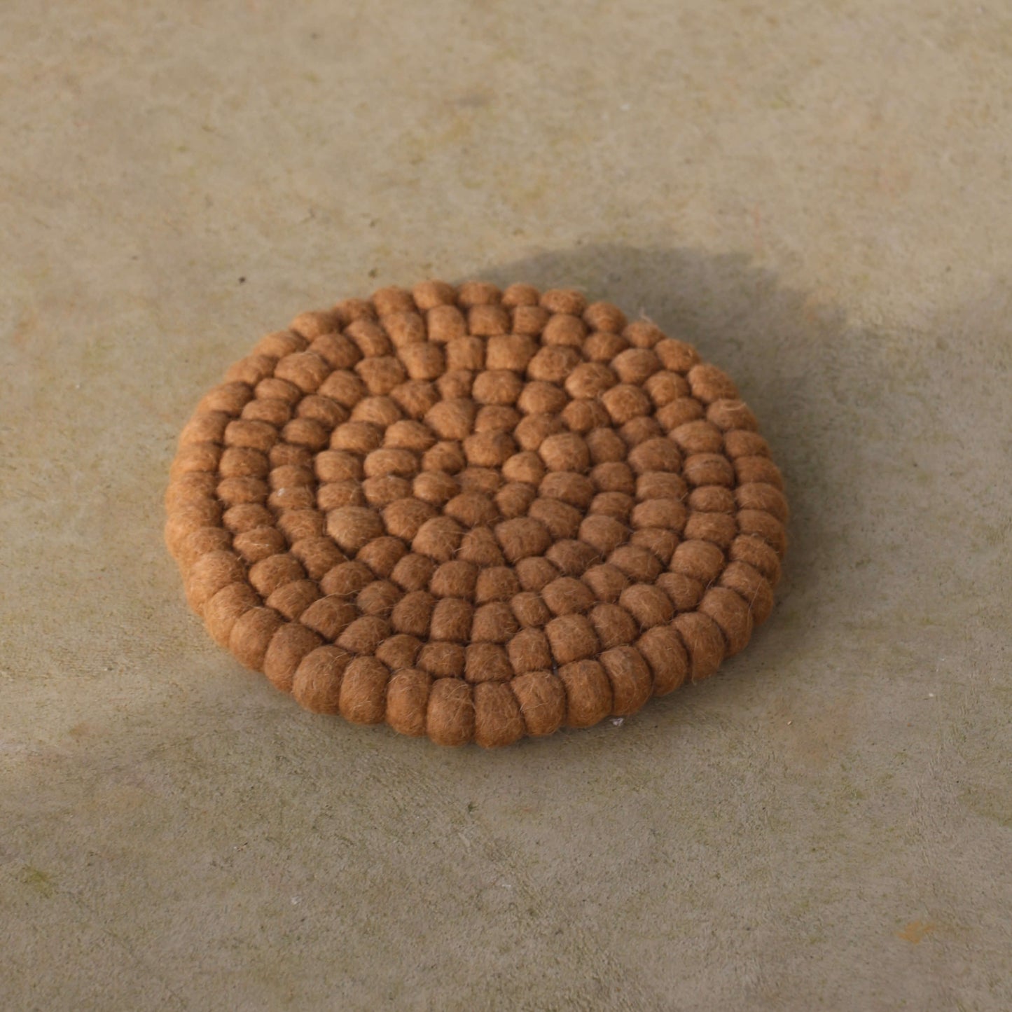 Bordskåner i Uld Mørk Sand - D20 cm