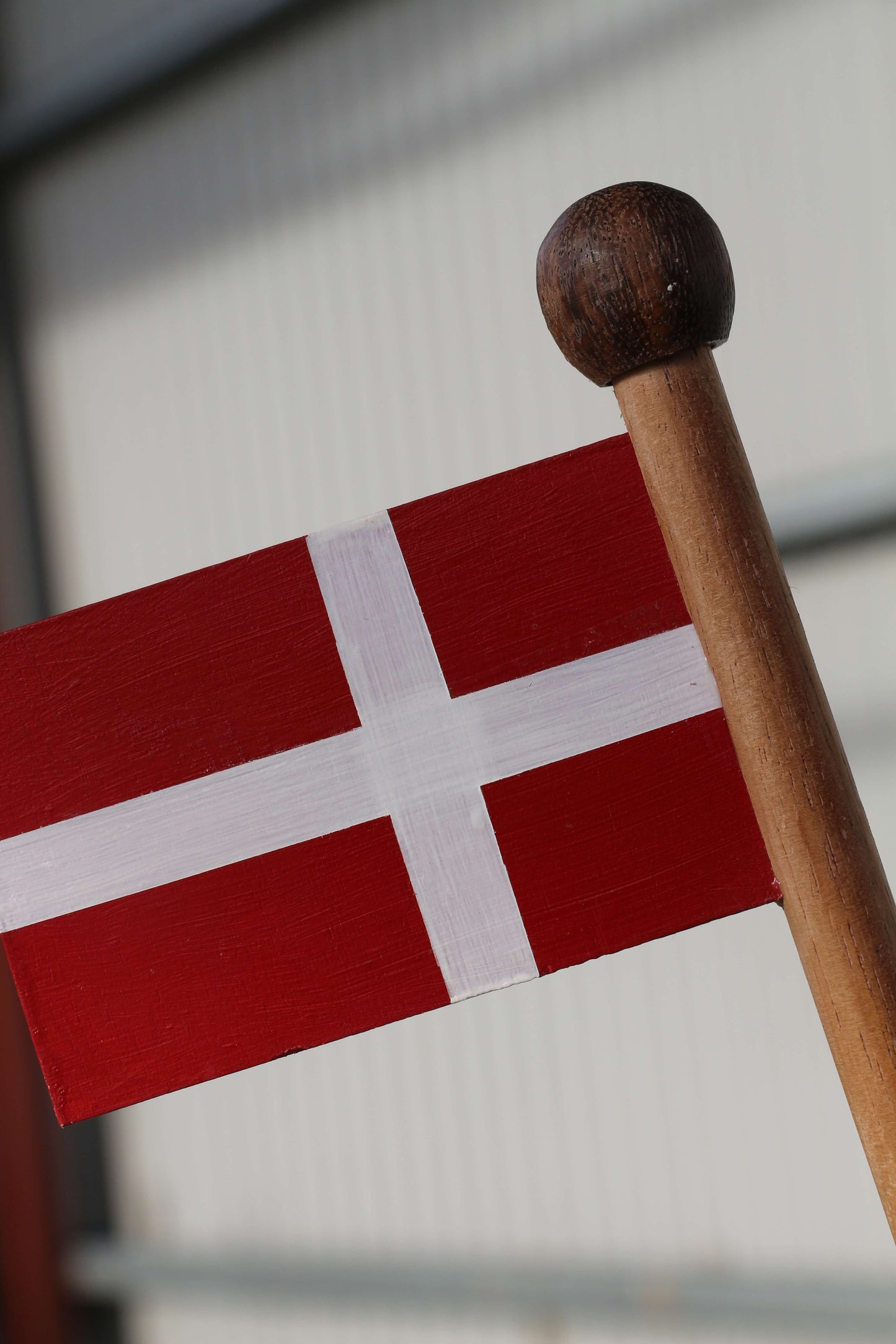 Flag i Ravtræ i Tre Størrelser - Pakke med 7 stk.